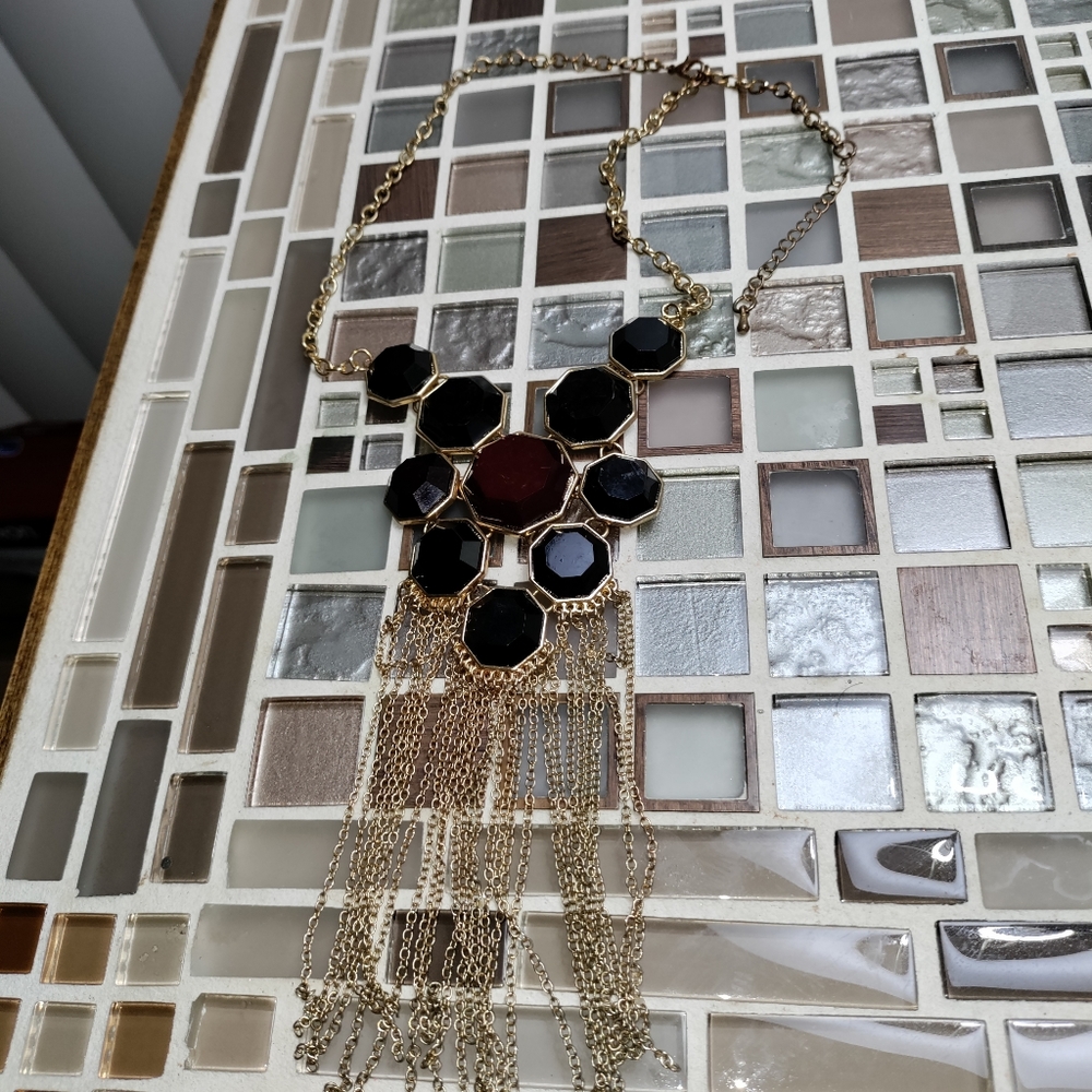 Vtg Black & Red Fashion necklace